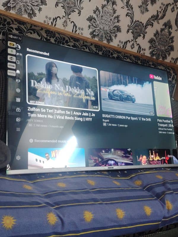 Samsung smart TV availible for sale 0