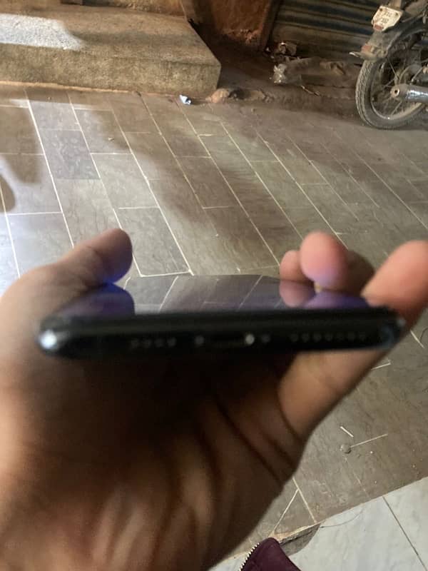 battery chang peynal chang back glass halkha sey tuta hai or face id n 2