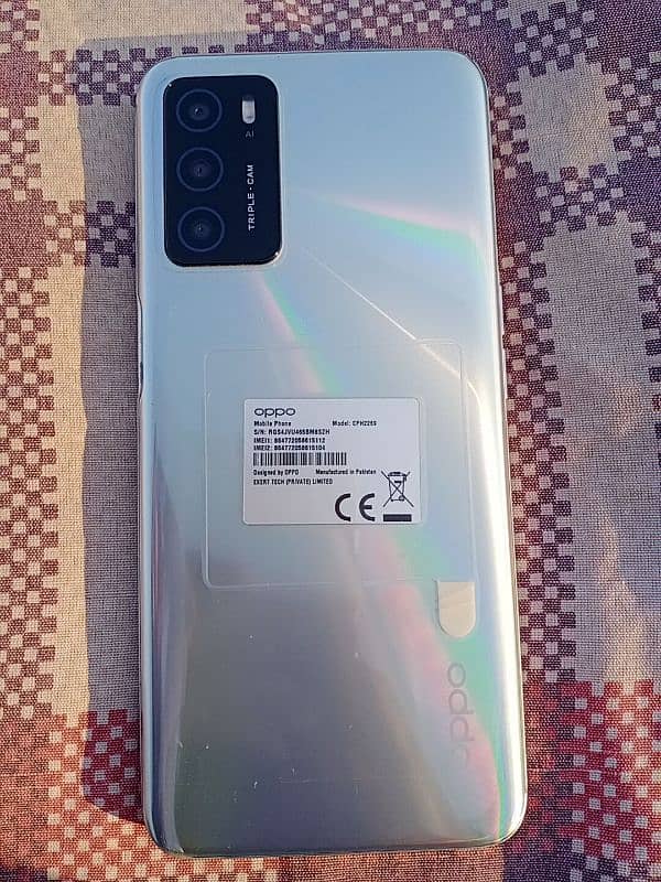 Oppo A16 with original box and charger 3