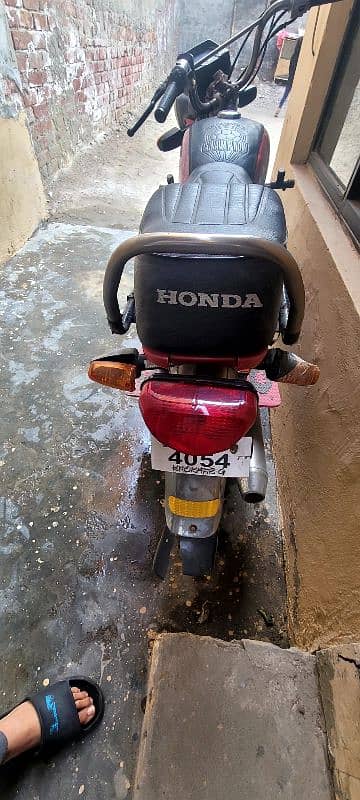 Honda CD70 4