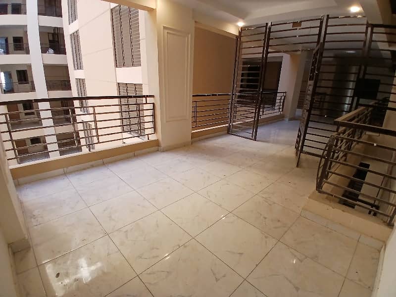 BRAND NEW FLAT 4 BED DD CORNER FOR RENT IN KINGS PRESIDENCY 21