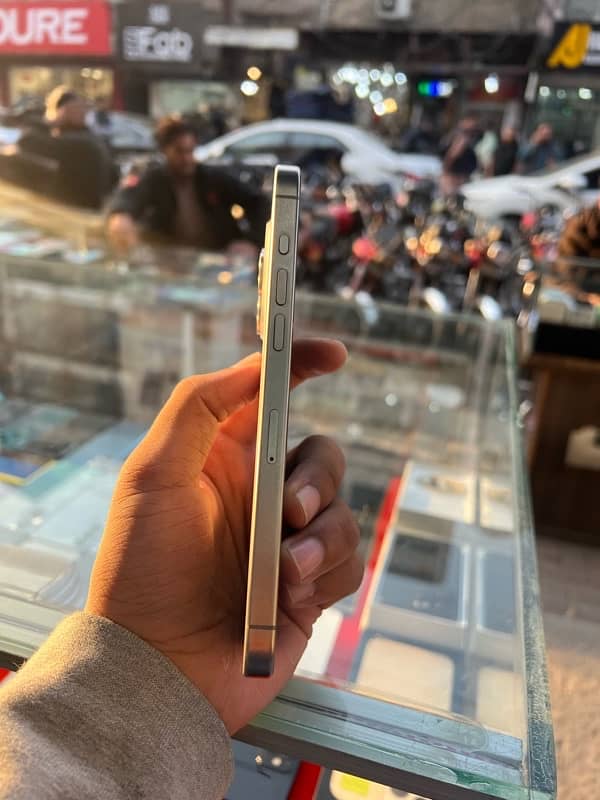 iPhone 15 pro max 10/10 512gb factory unlock with box 1