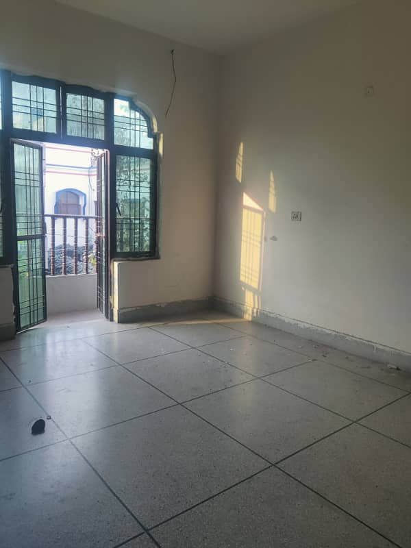 10 Marla upper portion available for Rent in Allama Iqbal town Lahore 2