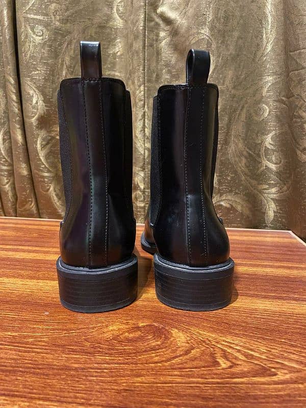 Chelsea Boots 1