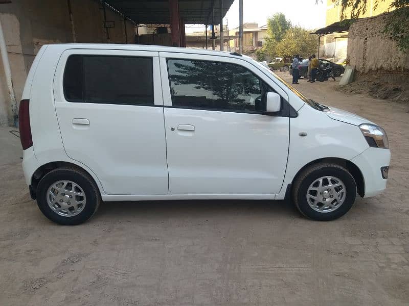 Suzuki Wagon R 2022 11