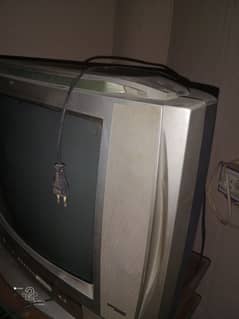 LG ka tv hai bilkol ok bilkol original koi fult nhi bohat hi sasta