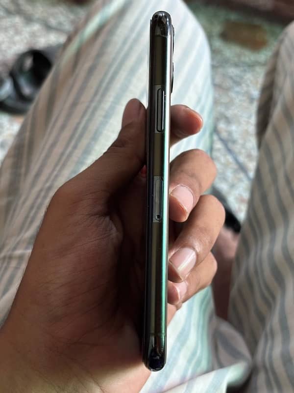 iPhone 11 Pro 256 gb PTA APPROVED 7