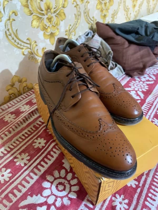 I am selling shoes number 09 1