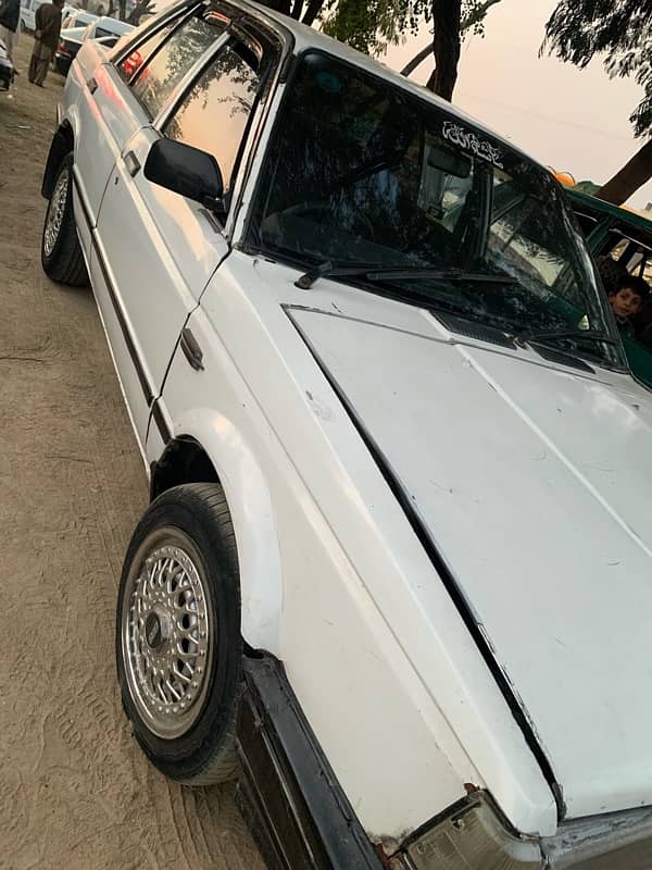 Nissan Sunny 1987 3