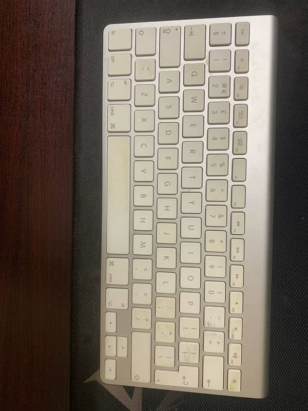 Apple Magic Keyboard 0