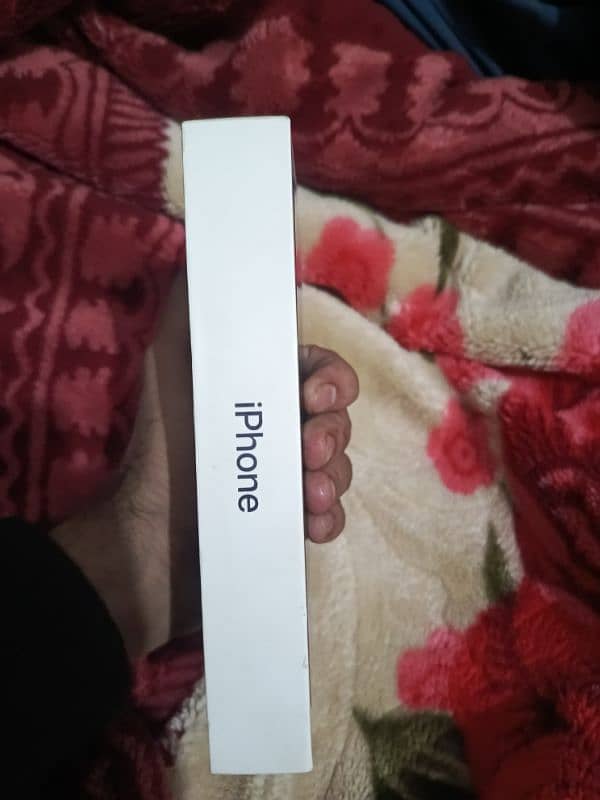 I am selling my iPhone 14 pro max, HK, 91 BH. 4