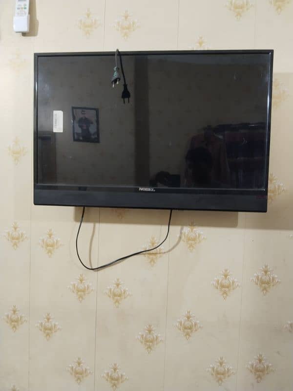 LCD for sale All ok 10by10 with remote orignal 2