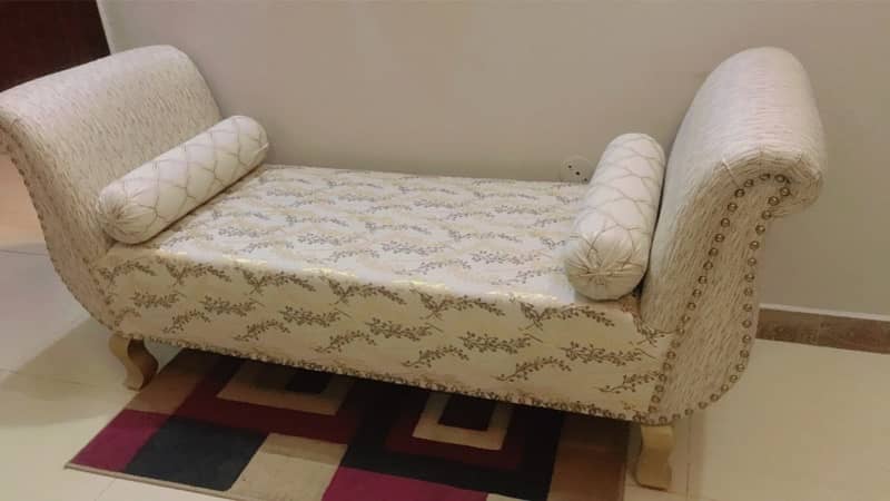 sofa Deewan sighty very less used . new console in elegant design. 4