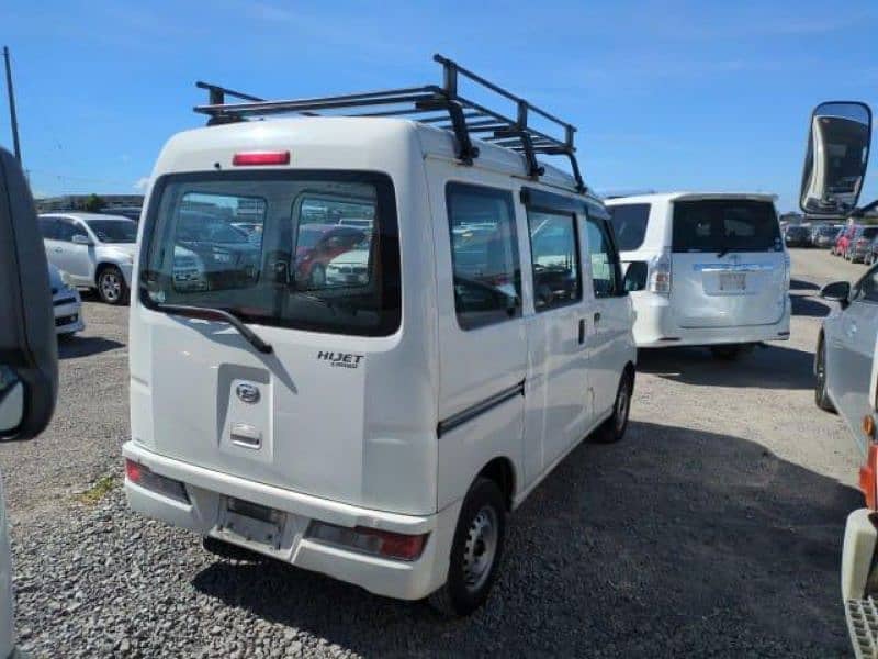 Daihatsu Hijet 2019 1