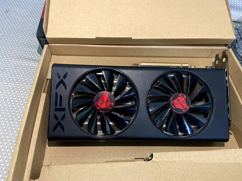 AMD Radeon Rx 5700XT - XFX Edition 6