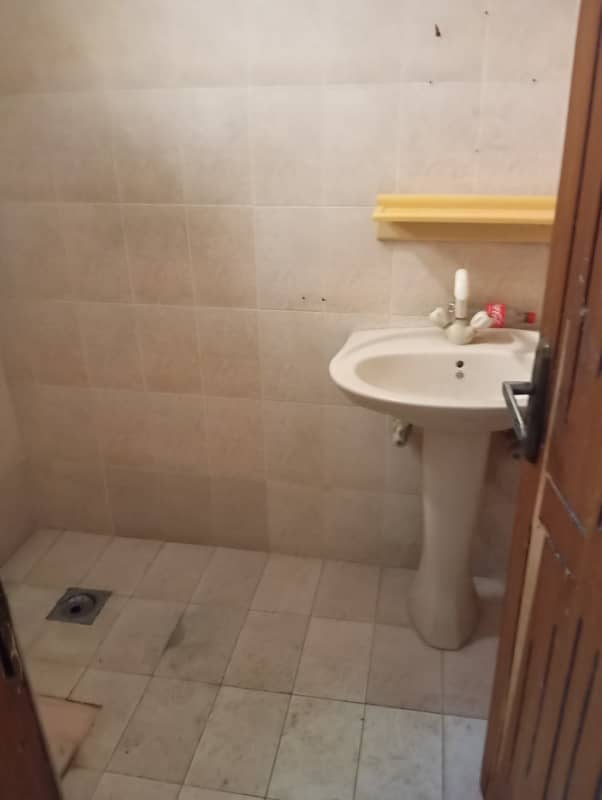 Upper portion for rent 2bad attach bathroom TV launch kitchen marble flooring woodwork good location man apruch 3