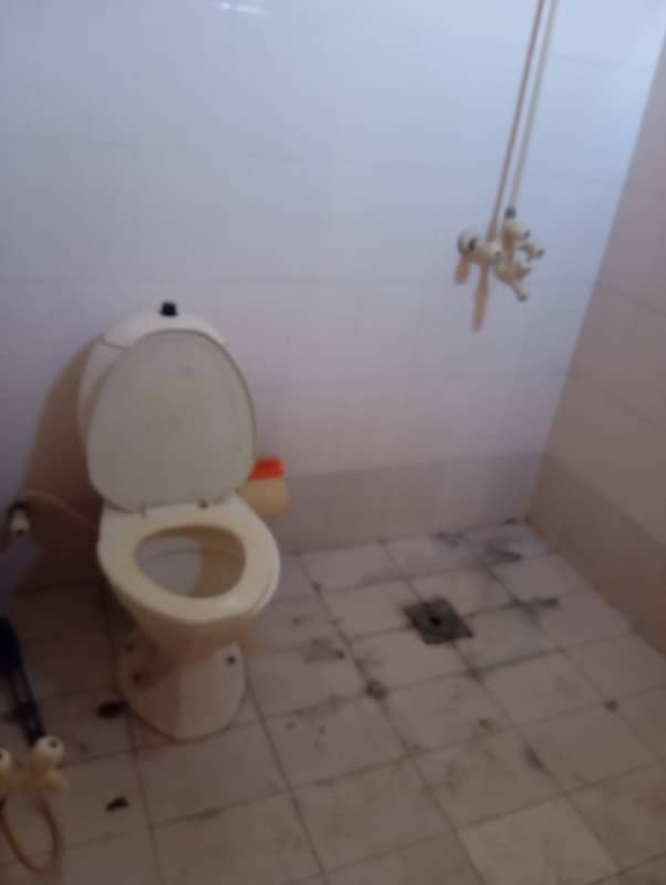 Upper portion for rent 2bad attach bathroom TV launch kitchen marble flooring woodwork good location man apruch 8