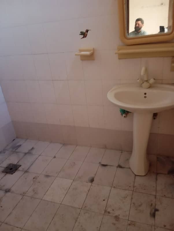 Upper portion for rent 2bad attach bathroom TV launch kitchen marble flooring woodwork good location man apruch 10