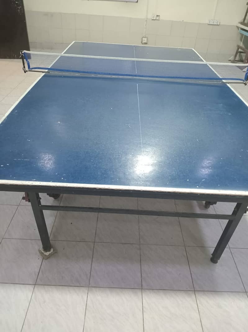 table tennis table condition 8/10 wheeler 4