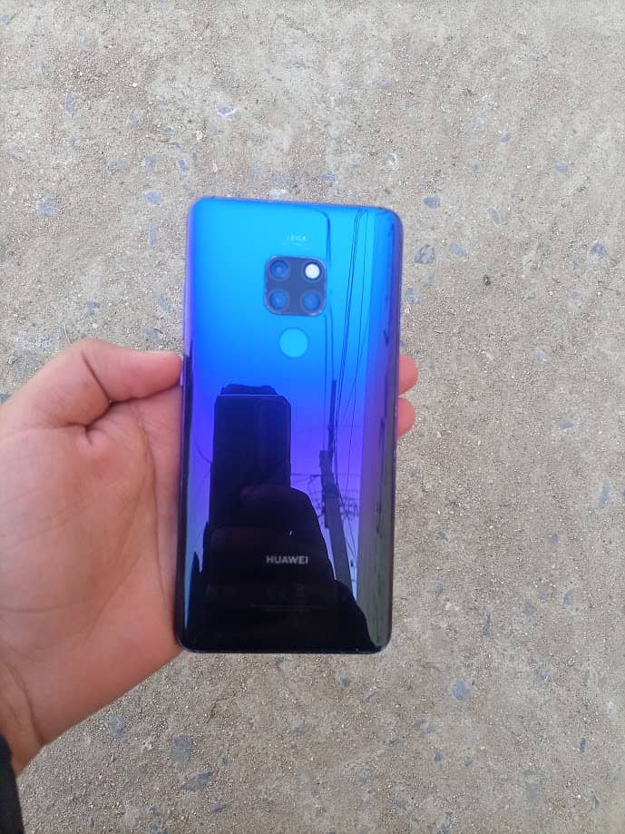 Huawei Mate 20 good condition. 1