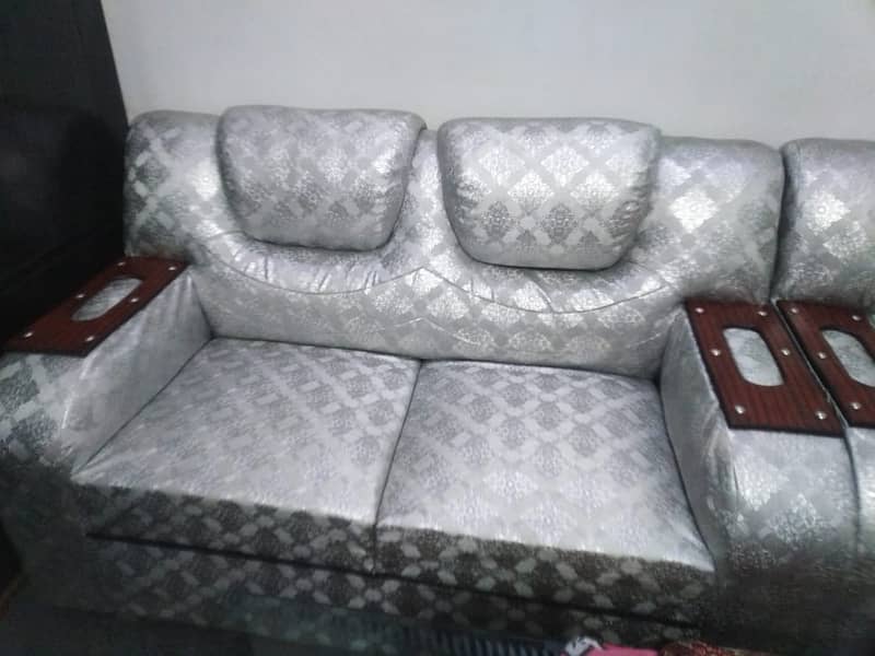 6 Seater Sofa New, Condition 100 by 100 0