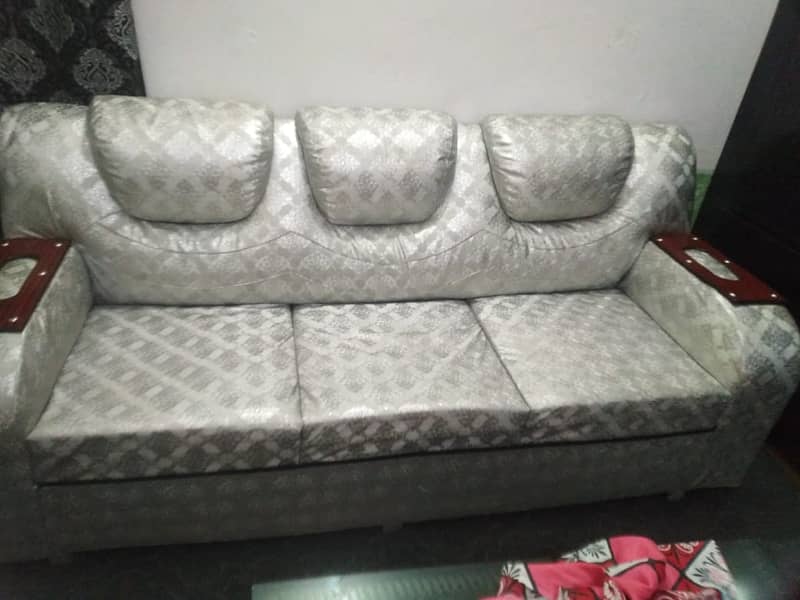 6 Seater Sofa New, Condition 100 by 100 1