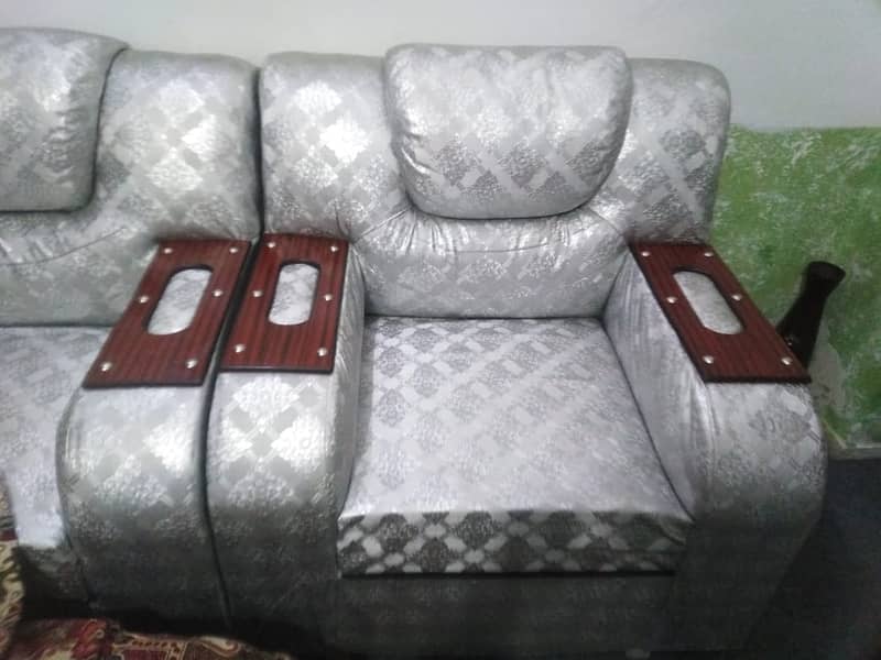 6 Seater Sofa New, Condition 100 by 100 2