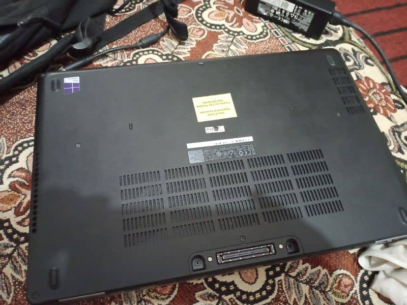 Dell laptop with charger and 256 SSD Card battery timing 3 to 4 haurs 1