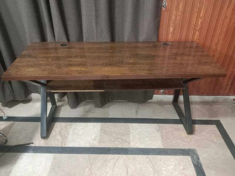 office k shaped table with two sockets 4