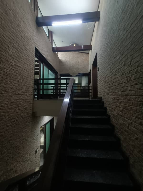 For Sale 36 Marla Like New Meadows Villas, Sector B Bahria Town Lahore 16