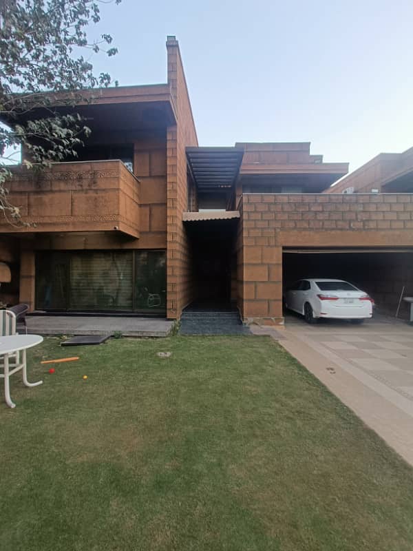 For Sale 36 Marla Like New Meadows Villas, Sector B Bahria Town Lahore 33