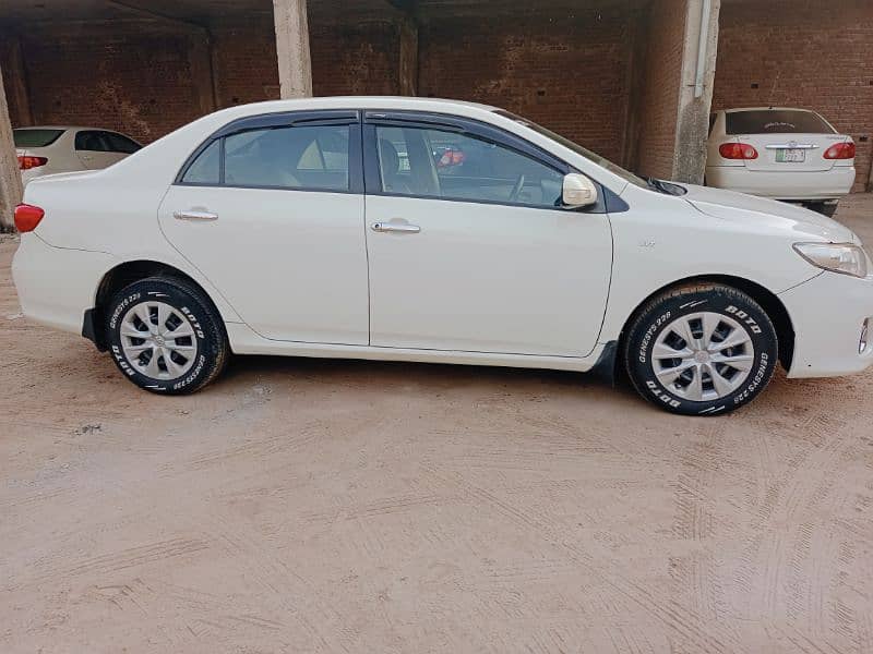 Toyota Corolla XLI 2013 99% jenion 3