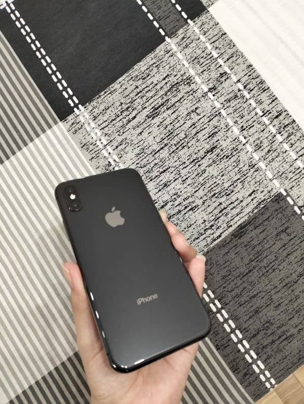 iphone x 64 gb pta approved urgent sale 0