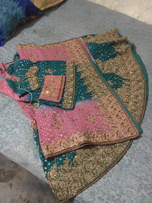 used lehenga 0