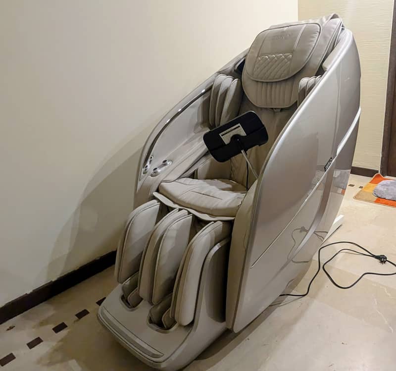 Zero U Space Massaging Chair 2