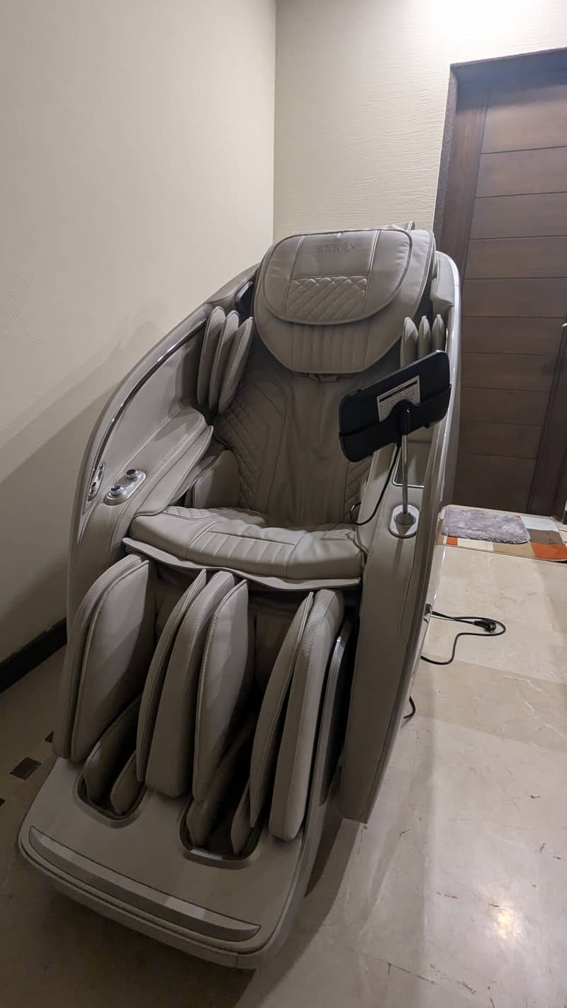 Zero U Space Massaging Chair 3