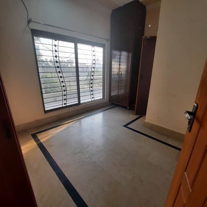 10 MARLA UPPER PORTION AVAILBLE FOR RENT IN TIP HOUSING SOCIETY 11