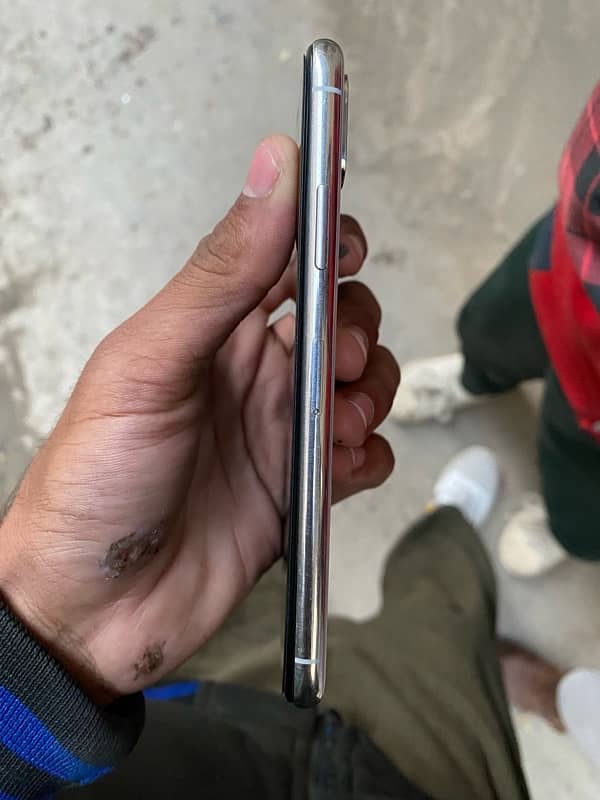 IPHONE X LUSH CONDITION NON PTA 2