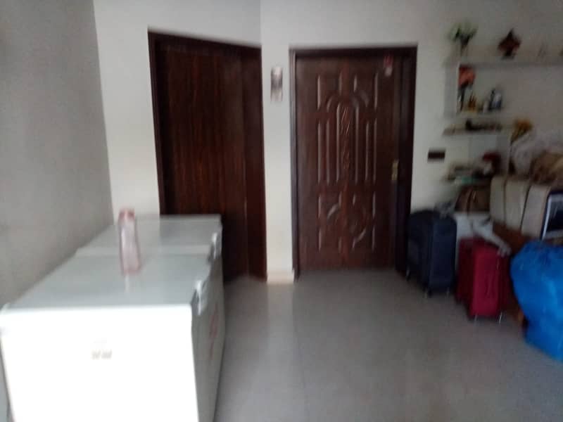 10 MARLA BEAUTIFUL HOUSE AVAILABLE FOR RENT IN IEP TOWN BLOCK C 4