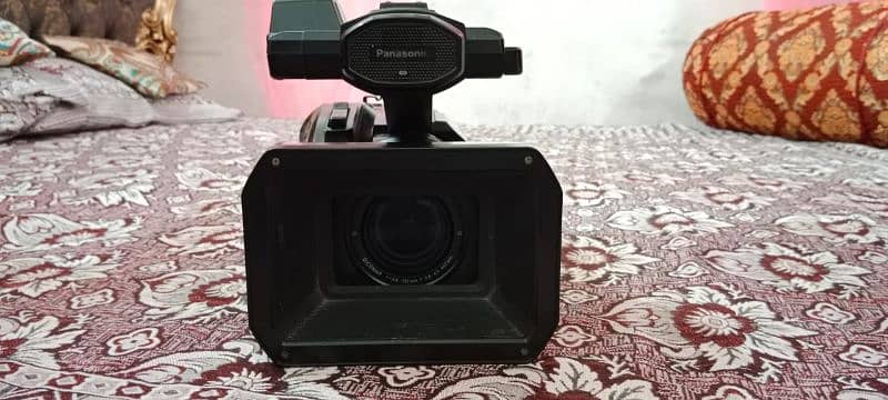 Panasonic ux 90 4k video camera 1