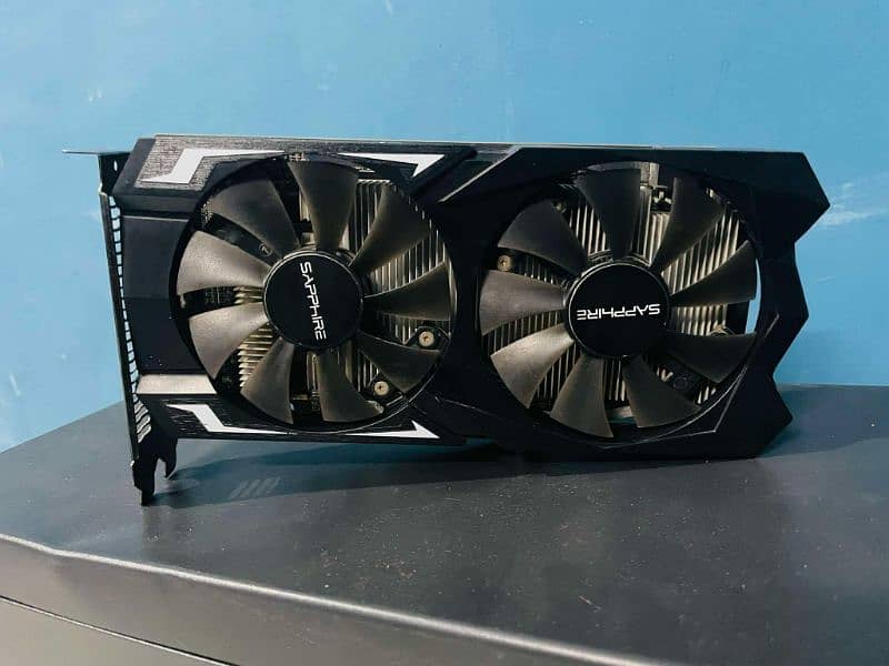 RX 560 4gb Sapphire with box/guidebook 10/10 condition 3