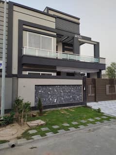 10 Marla Modern House For Rent in Citi Housing.