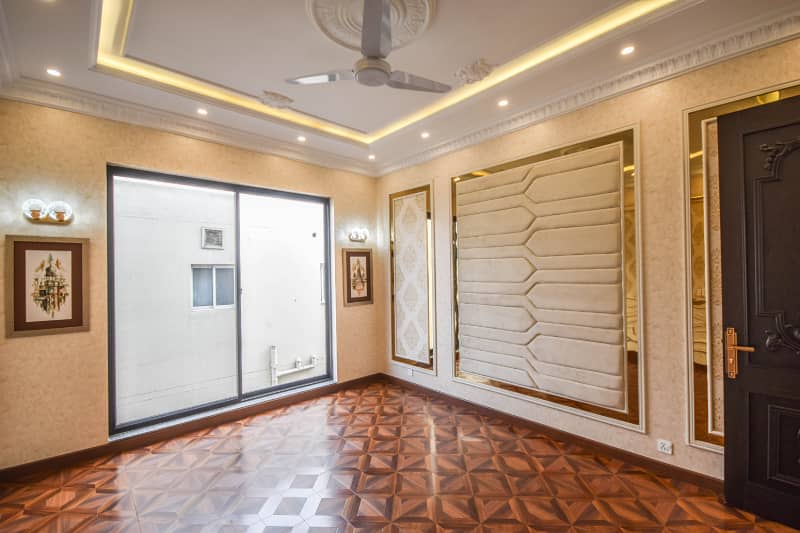 Most Luxurious Full Basement 1 Kanal Classical Bungalow For Sale With Home Theater Near Park In Phase 6 29