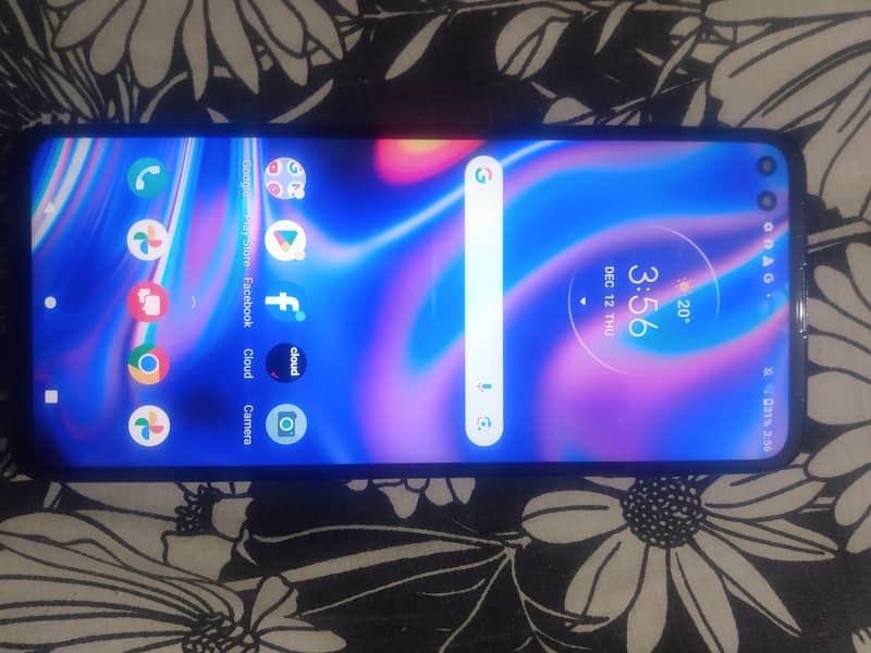 Motorola One 5G uw non pta 1