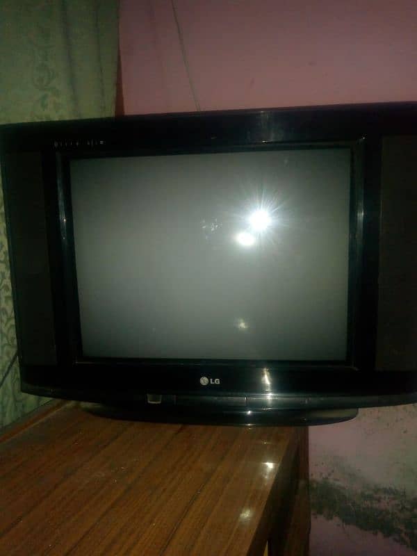 LG TV ultra slim black color 21 inchs 0