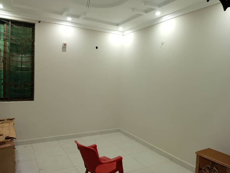 5 MARLA BEAUTIFUL LOWER PORTION AVAILABLE FOR RENT IN JOHAR TOWN 2