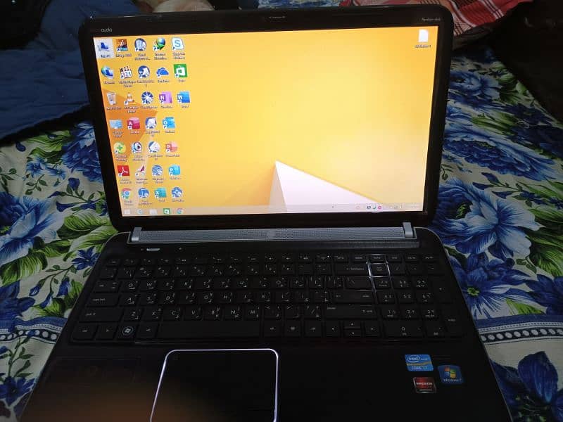 Hp i7.6gb. . 500gb 10