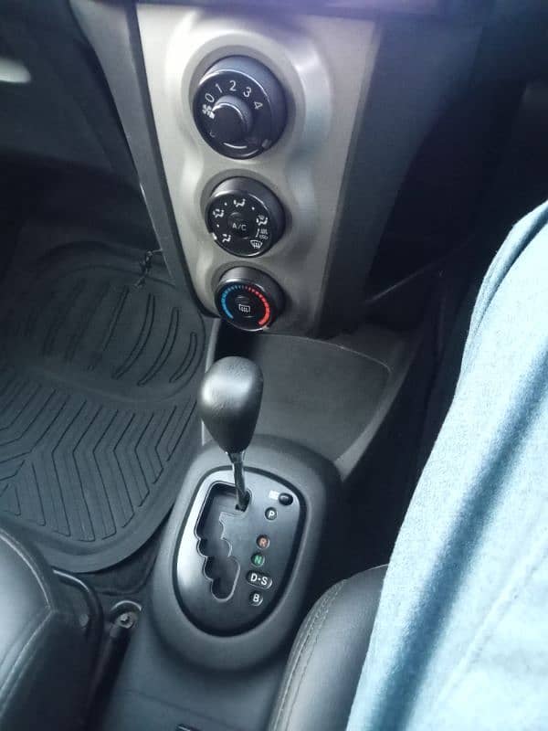 Toyota Vitz 2014 1