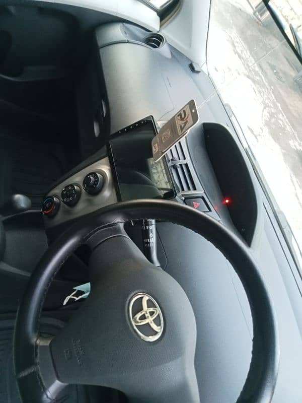 Toyota Vitz 2014 4