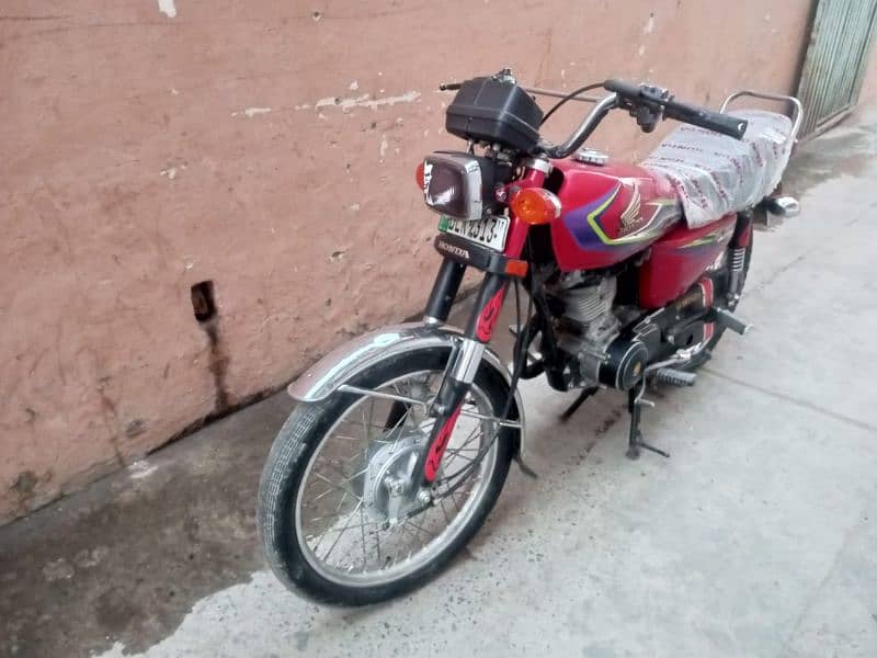 Honda 125 Model 2017 Lahore Number 14